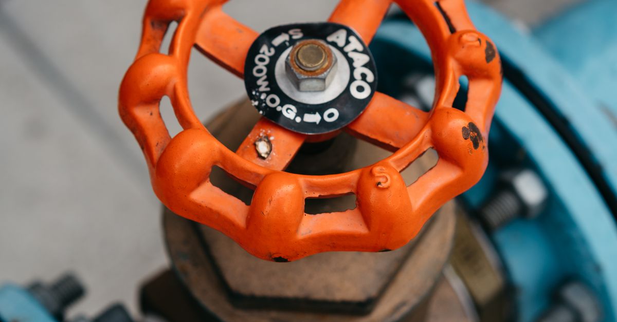 The Importance of Hiring Local Plumbers for Renovations